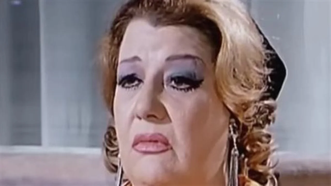سر النجاح المسرحي: ميمي شكيب تستعرض تأثير الريحاني على شخصية “الدلوعة”